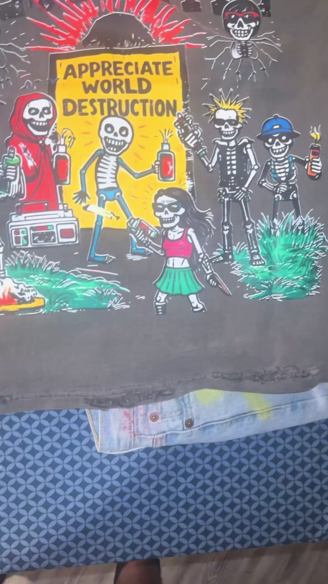 AESTHETIC “World Destruction ” graphic tee 📦🌎